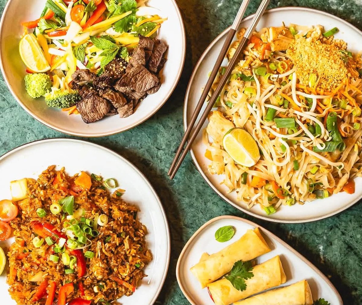 Thailandske retter serveret hos Little Wok